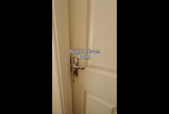 Spacious Double and Single Bedrooms — House Share Main Photo