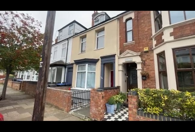 En-suite Double room Clarence Ave Main Photo