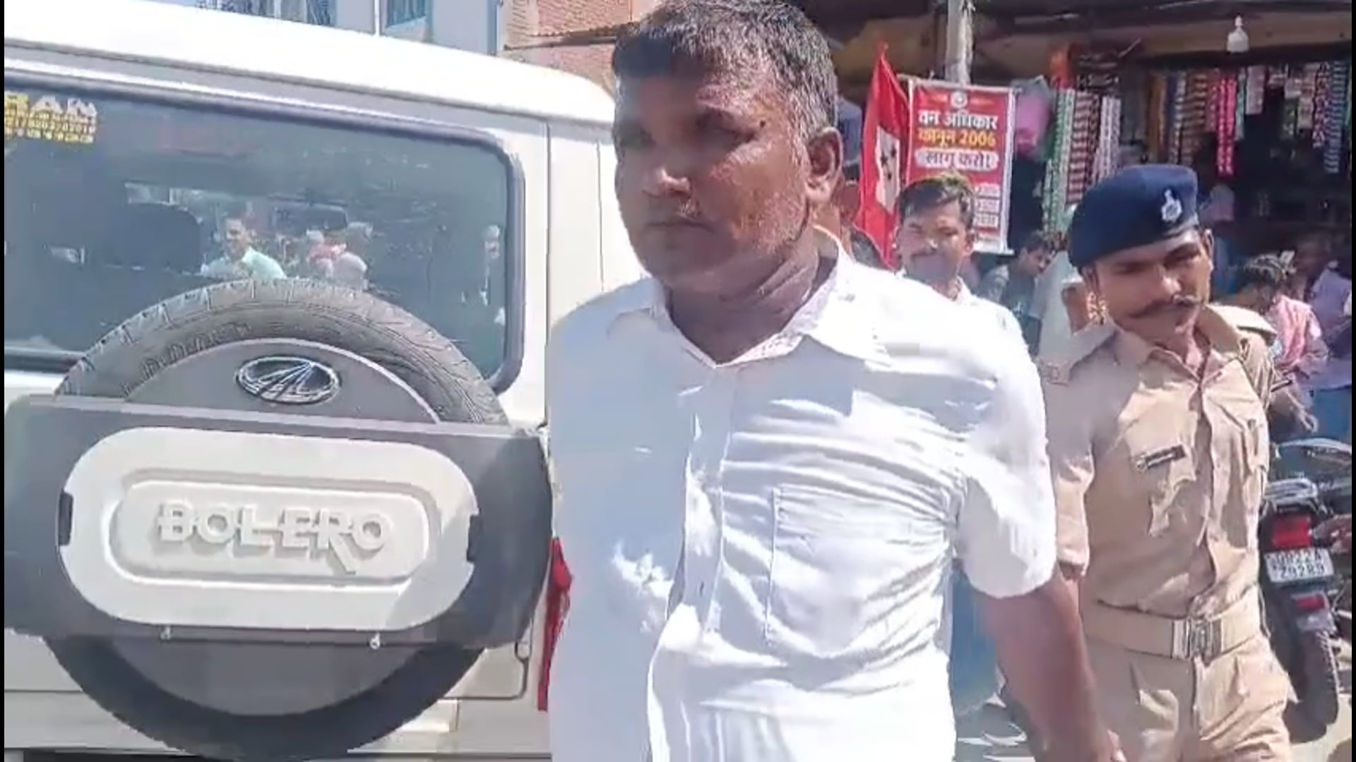 केस में मदद का भरोसा… मांगे ₹4 हजार, फिर निगरानी ने बिछाया ऐसा जाल कि रंगेहाथ पकड़े गए एएसआई