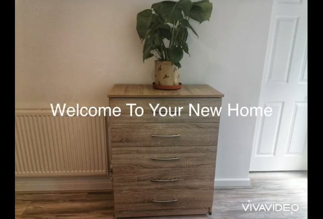 Large Double Room| En-Suite | Friendly Housemates Main Photo