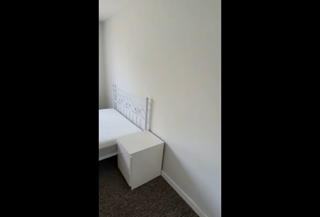 Bills Included 3 Fully Furnished Bedrooms in BS15  Main Photo