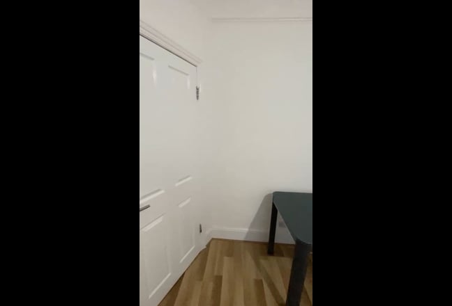 Cosy Single room and a Large Double room in N12 Main Photo