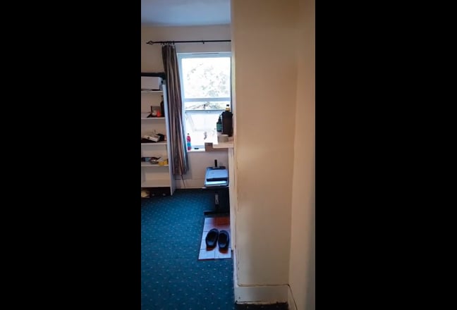 Reading Uni - Main Room + Xtra in Terraced House Main Photo