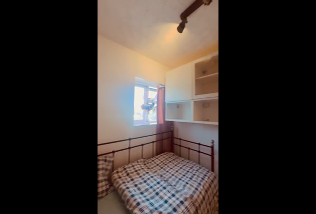 En-suite/ double room , studio/ bedsit  Main Photo