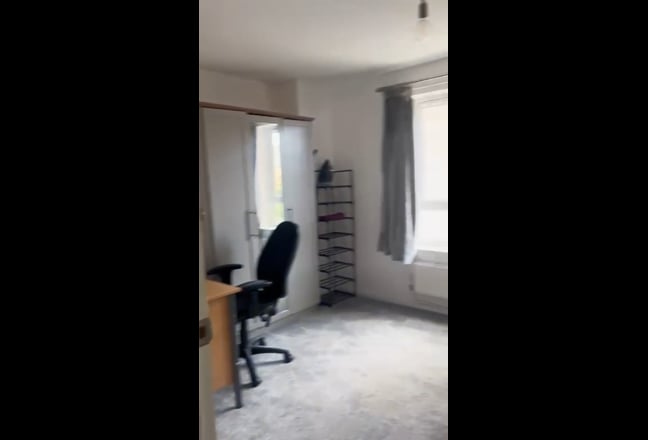 Double bedroom for rent at &pound;600 all bill included  Main Photo