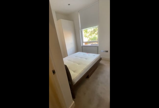 Luxury One Bedroom Flat In Queens Park  Main Photo
