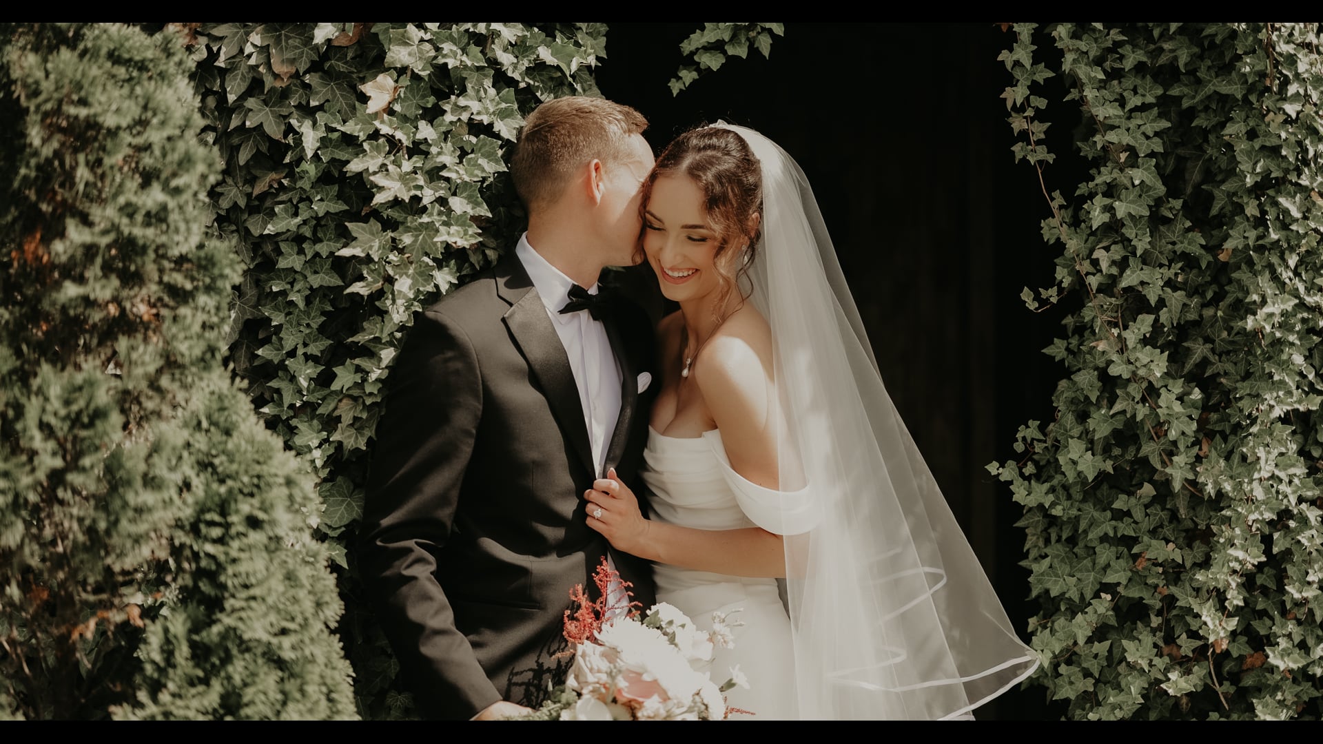 Nina + Alex // Tayvin Gardens