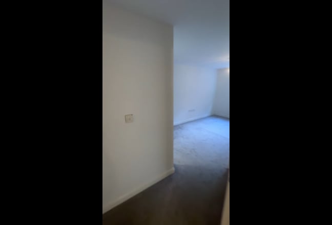 Spacious Double Ensuite Room in 2 Bed flat Main Photo