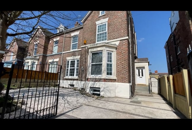 Beautiful Room close to Oxton Village Main Photo