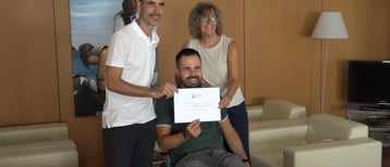 L'Escala fa un donatiu de 1.000 euros a la Fundació Esclerosi Múltiple