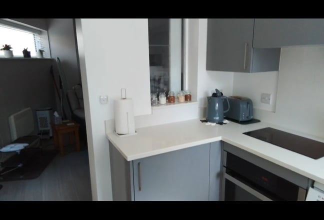 Self contained studio Main Photo