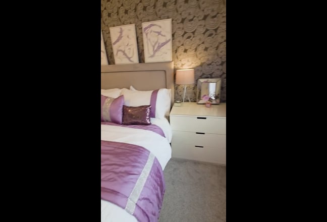 Clean En-suite Double room Main Photo