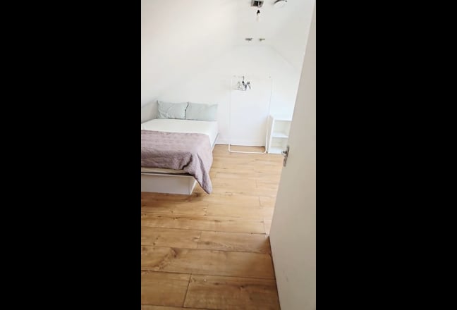 🏡 Spacious Double Room | Bethnal Green Main Photo