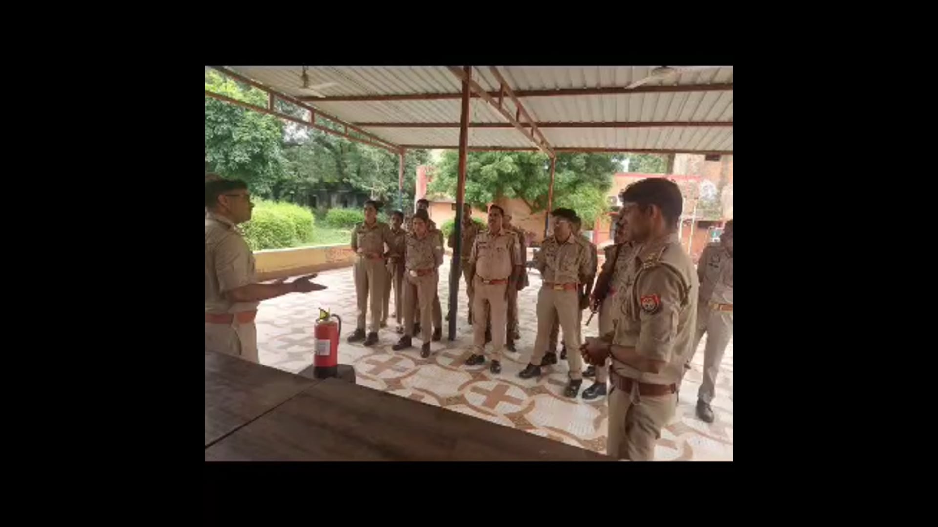 MANT-सुरीर थाने में अचानक मची हलचल, फायर टीम ने शुरू की ऐसी मॉक ड्रिल कि पुलिसकर्मी, रह गए सतर्क,,