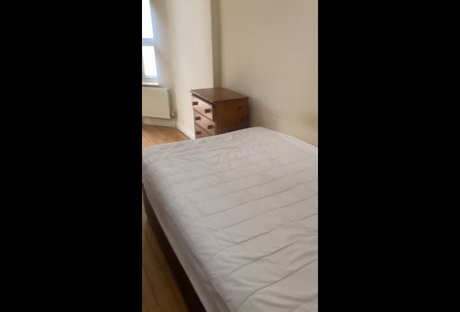 Lovely En Suite & double, Single rooms for rent  Main Photo