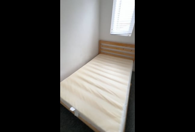 Spare  Ensuite Room Available Main Photo