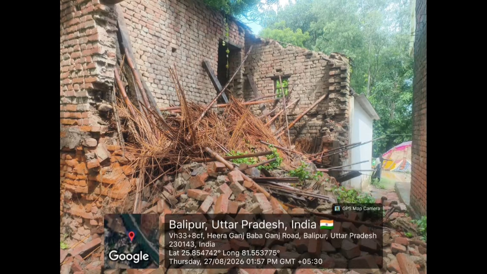 बाबागंज की ग्राम पंचायत नेवादा खुर्द का है। यहां रहने वाली शोभा देवी पत्नी इंद्र नारायण का कच्चा मकान लगातार #latest_new