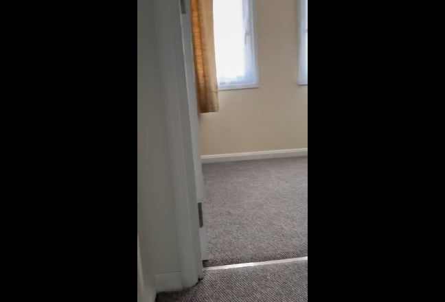 Renovated excellent condition centre of town house Main Photo