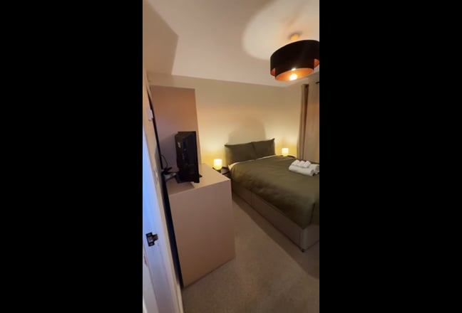 Furnished Double Room – SE17 Main Photo