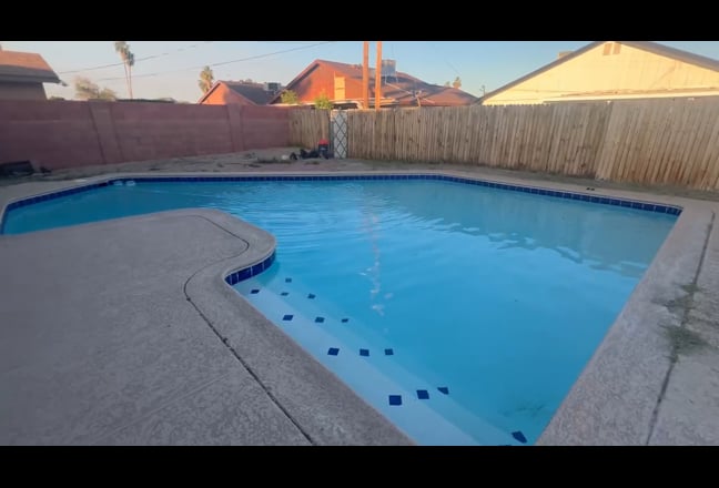 Rainer needs roomates / House with pool Main Photo