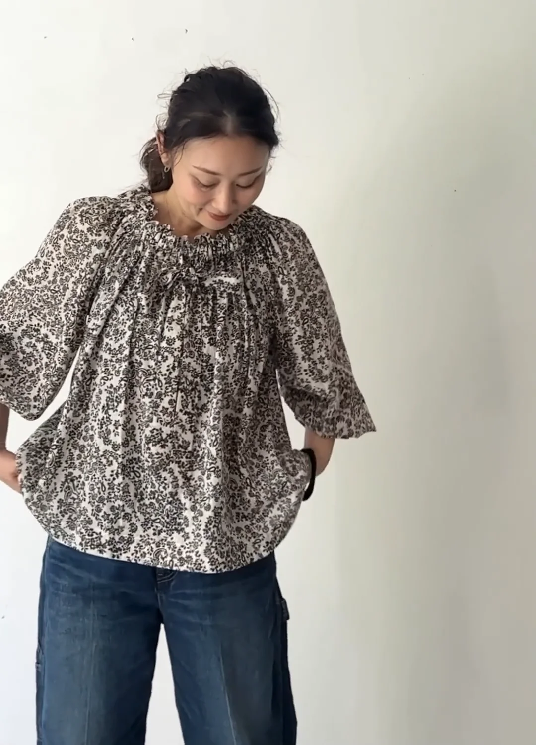 DEVEAUX pt.ギャザーネックリボンブラウス | HUG O WaR ONLINE STORE