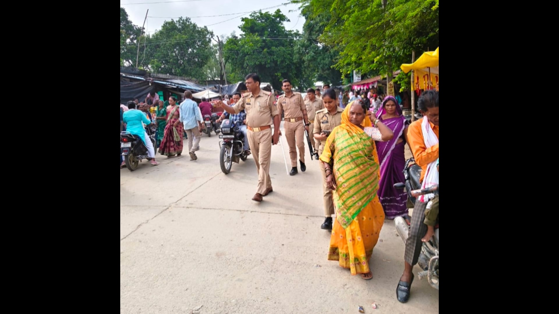रक्षाबंधन पर अलर्ट मोड में संग्रामगढ़ पुलिस, खुद SHO अवन कुमार दीक्षित ने संभाली कमान#latest_news 