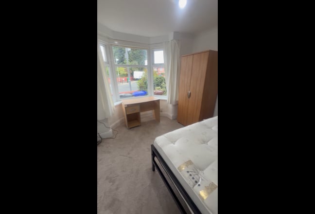 Last Double Bedroom in Student Houseshare Main Photo