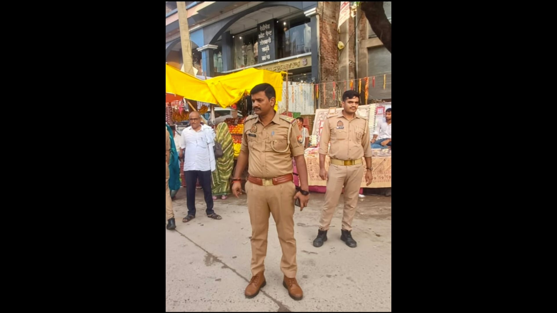 रक्षाबंधन पर अलर्ट मोड में महेशगंज पुलिस, थाना अध्यक्ष संदीप कुमार त्रिपाठी ने टीम के साथ संभाली कमान##i2pdiu