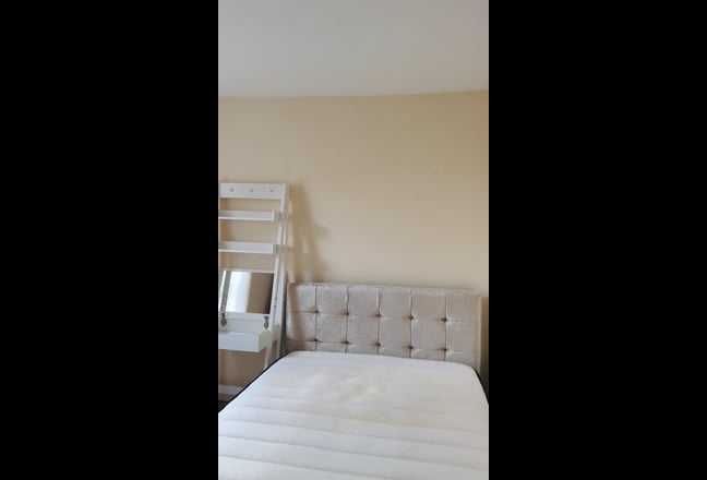 Double room | 3min Morden | Bills Inc  Main Photo