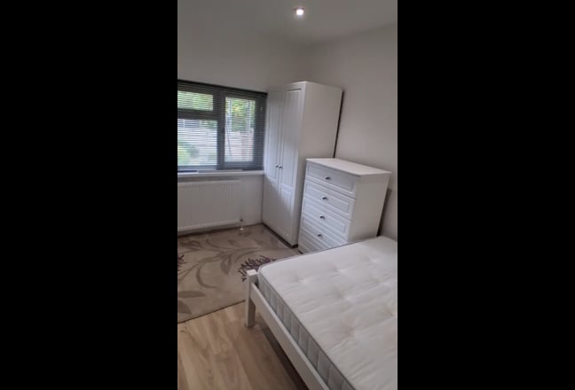 Double Furnished Bedroom Main Photo