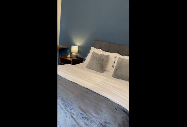Lovely en-suite double room- available immediately Main Photo