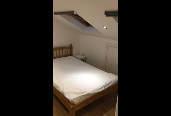 Impressive, modern room, 5 mins from tube station Main Photo