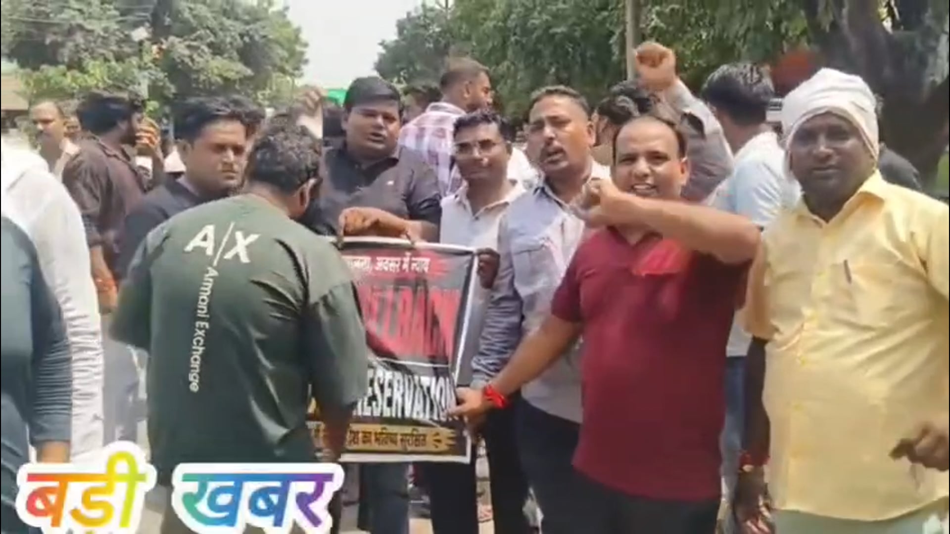 मवाना में स्वर्ण समाज के सैकड़ो युवाओं ने यूजीसी रोलबैक के खिलाफ दिया ज्ञापन
