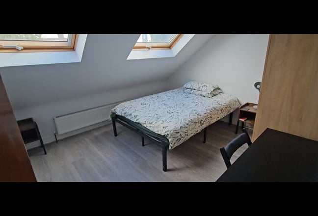 Bright & Spacious Loft Double Room – Bills Include Main Photo