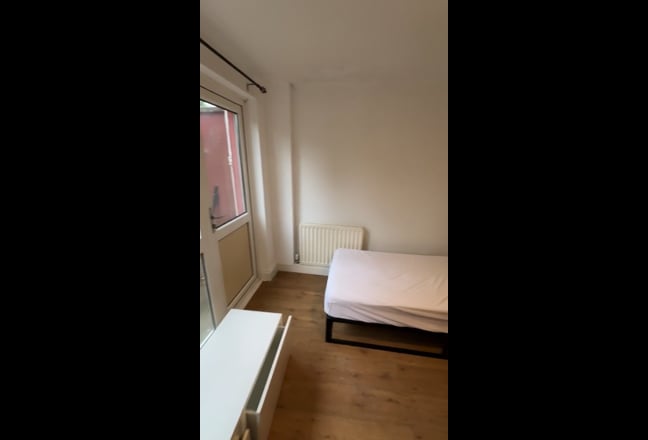 Students Only - 1 Room Available Main Photo