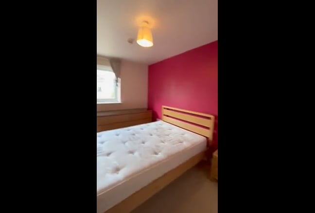 Large Ensuite Fully Furnished Master Bedroom | M5 Main Photo