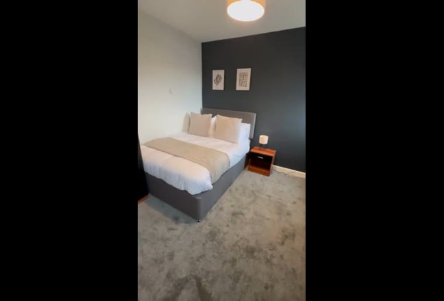 WF: Large Double & En-suite Room (newly refurbed) Main Photo