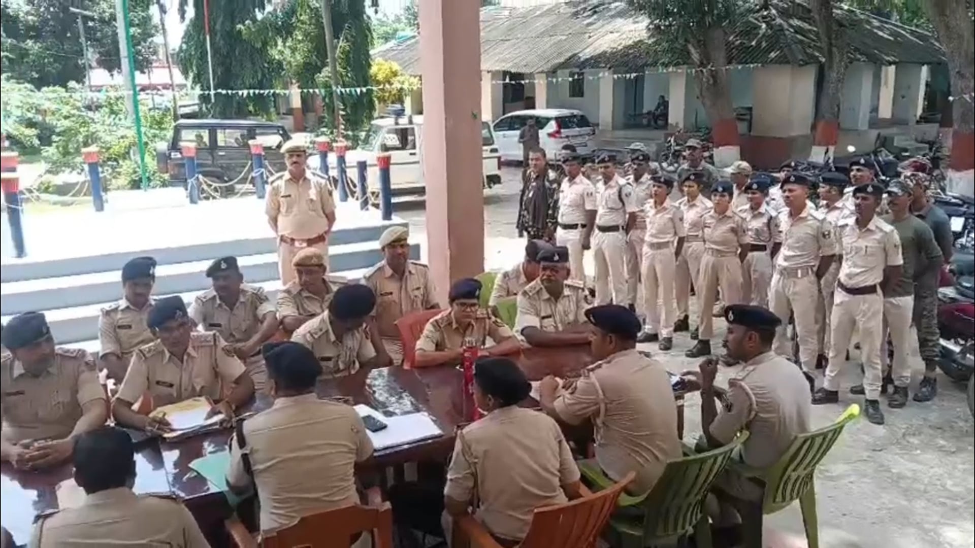 अमरपुर थाना में रोजाना पुलिस कर्मियों की ब्रीफिंग, मजबूत हो रही पुलिसिंग व्यवस्था।