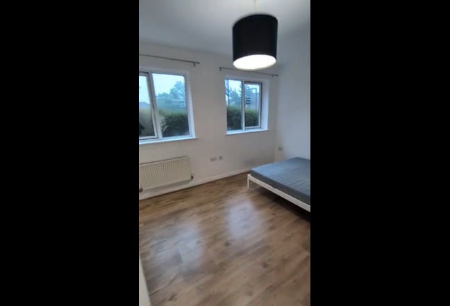 Ensuite Privacy – Furnished Double Rooms CB4 Main Photo