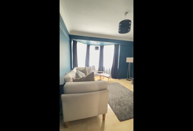Large bright  double room Main Photo