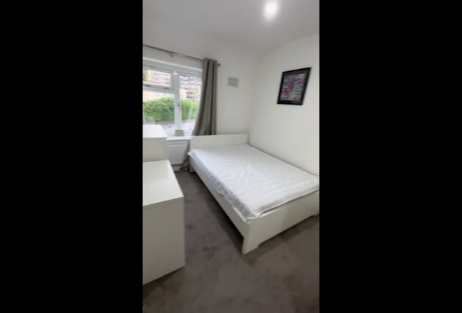 62NAR6 - 🏡 First-Floor Single Room Main Photo