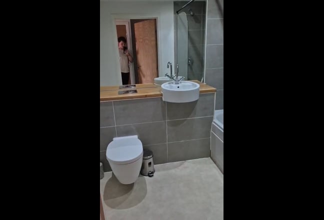 Spacious double rooms to rent in 2 bedroom flat Main Photo