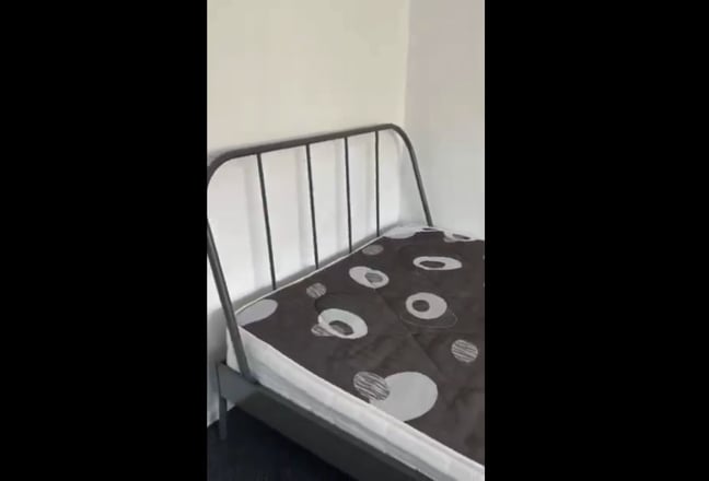 Double room in a Kingsdown flat with postgrads Main Photo