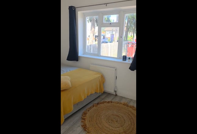⭐ Large ensuite bedrooms in prime location ⭐️  Main Photo