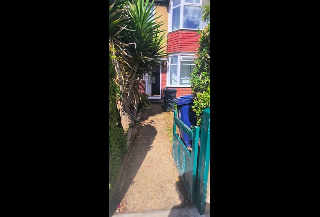 Double room just off greenford Broadway  Main Photo