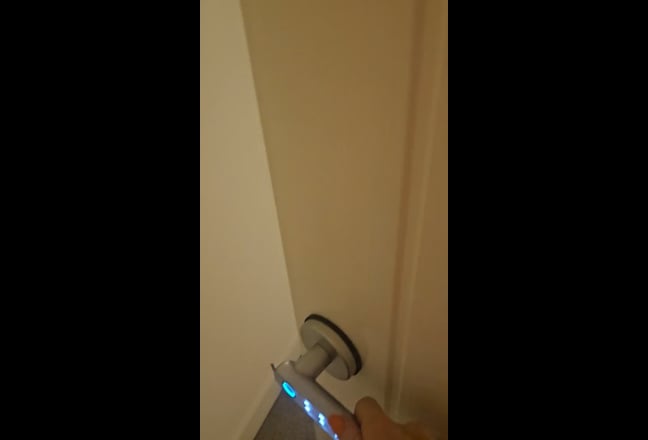 Large room with smart TV in Kimberley  Main Photo