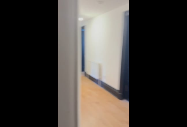 Large double bedroom with private bathroom  Main Photo