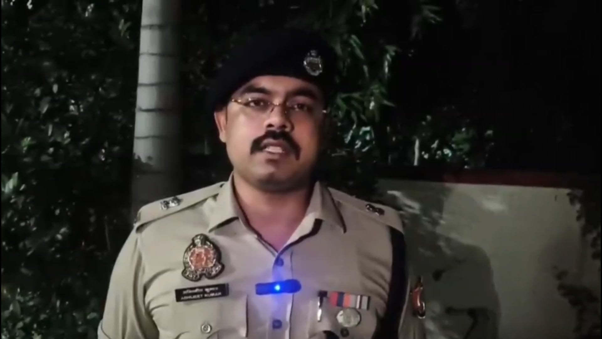 मेरठ के थाना जानी पुलिस ने गोकशी के अभियोग में वांछित दो अभियुक्तों को पुलिस मुठभेड़ के बाद गिरफ्तार किया है। पुलिस के मुताबिक, मुठभेड़ के दौरान दोनों अभियुक्तों के पैरों में गोली लगी, जिसके बाद उन्हें उपचार के लिए अस्पताल में भर्ती कराया गया। पुलिस ने आरोपियों के कब्जे से असलहा और अन्य सामान बरामद किए हैं। मामले में आगे की कार्रवाई जारी है।