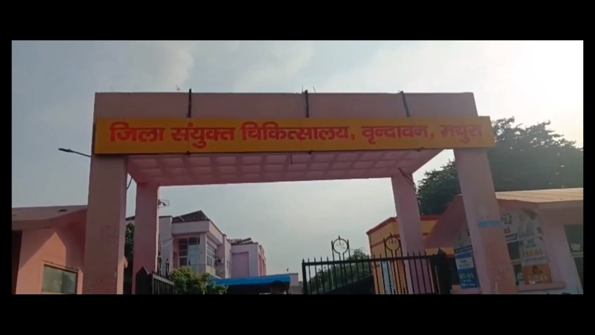 घर में घुसकर महिला पक्ष के लोगों ने की मारपीट, दो घायल

विवाह के बाद से चल रहा था विवाद, मारपीट में सीसीटीवी कैमरों में भी की तोड़फोड़; महिला गंभीर हालत में रेफर..