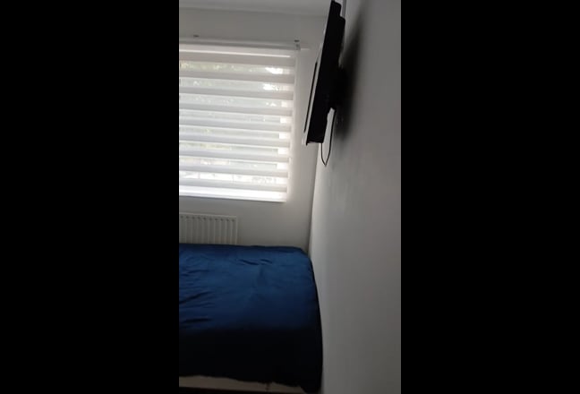 Room 1- Beauitful  and spacious with kitchenette Main Photo